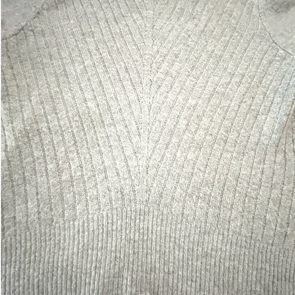 Kathy Ireland Sweater Women’s XL (Fits Small) Gray Ribbed Knit Puff Sleeve - EUC - Picture 8 of 8
